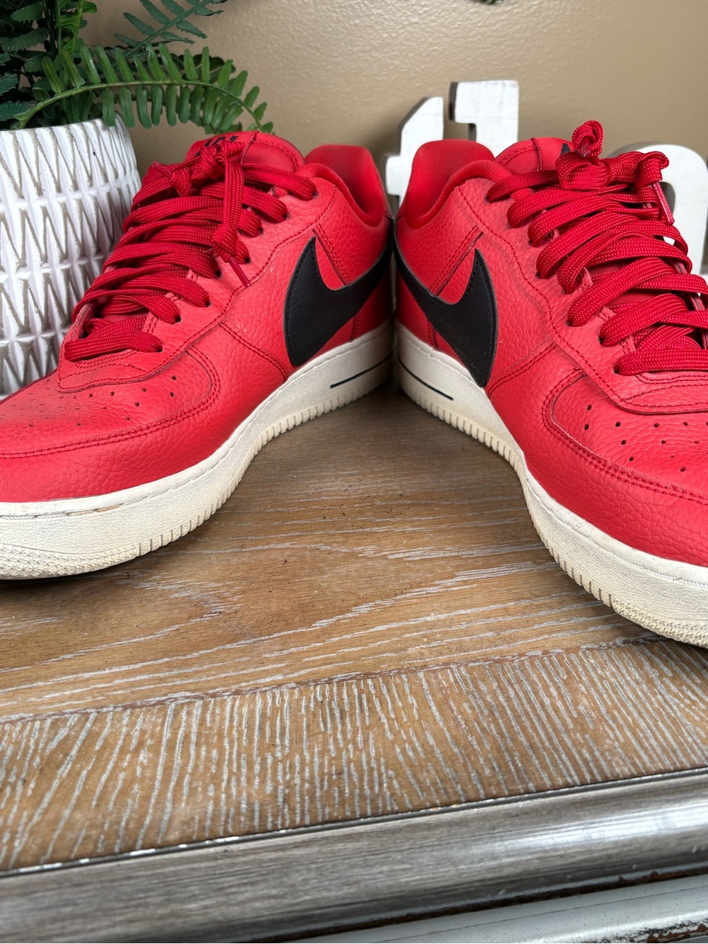 Nike Air Force 1 Statement Game NBA
University Red/Black size 11.5
823511-604 - Picture 4 of 10
